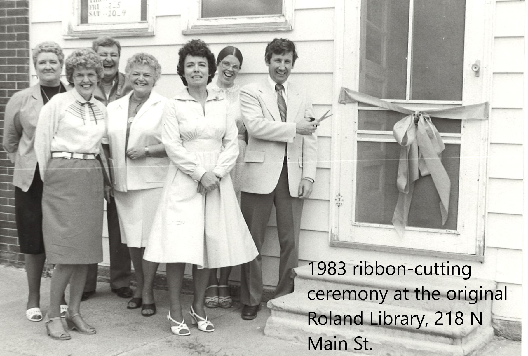 ribbon cutting2.jpg